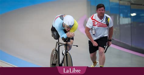 assure in tagalog|Ewoud Vromant est assuré d'une médaille d'argent en poursuite .